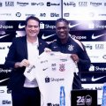 Seedorf justifica sete anos sem treinar e celebra chance no Corinthians: “Um leão ferido é perigoso”