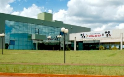 Justiça manda prefeitura de Fátima do Sul demitir mais de 300 servidores contratados