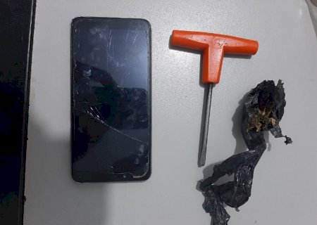 NAVIRAÍ: PM prende homem e apreende adolescente autores de roubo de celular