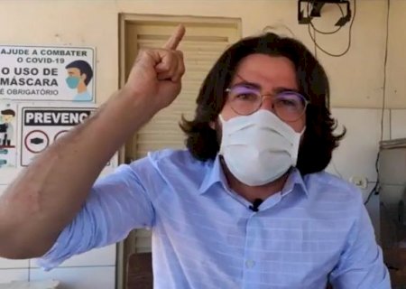 Germino usa redes sociais e mostra situação de maquinários da prefeitura