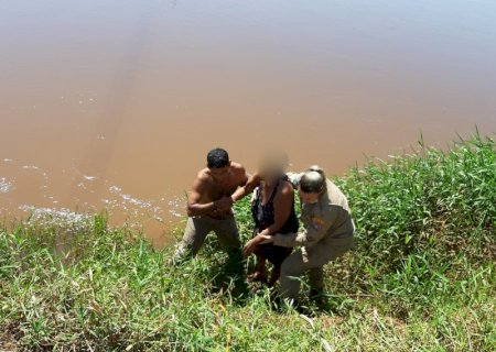 Em tentativa de suicídio, mulher salta da ponte no Rio Dourados e é salva por Bombeiros em MS