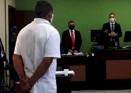 Homem é condenado a 10 anos de prisão e a pagar 11 mil em indenização por matar pescador com golpe de faca em Fátima do Sul