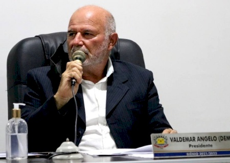 Dema indicou aquisição de novos veículos para Saúde e redutor de velocidade próximo a Escola