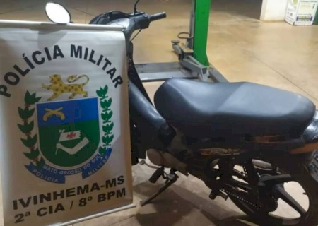 IVINHEMA: Flagrado com passageira sem capacete, motociclista é preso por prática de direção perigosa