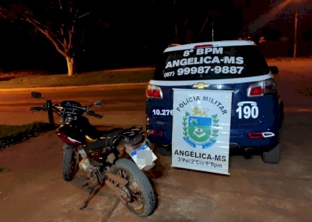 ANGÉLICA: Polícia Militar conduz adolescente para a delegacia por prática de direção perigosa