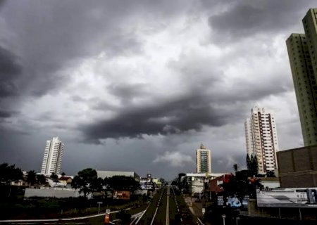 Frente fria pode provocar tempestades e até queda de granizo nesta terça em MS