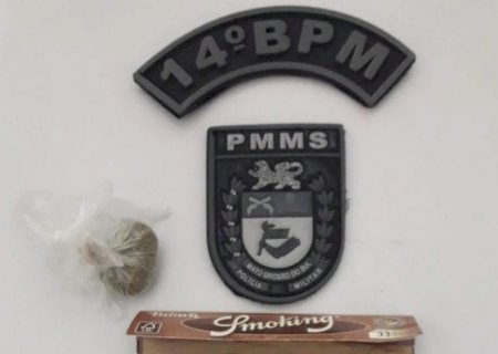 FÁTIMA DO SUL: Polícia Militar conduz homem por porte de drogas para consumo pessoal