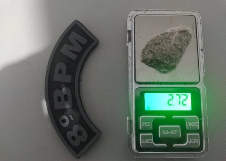 Polícia Militar conduz jovem para a delegacia portando drogas em Batayporã