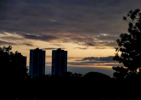 Quarta-feira amanhece gelada e pancadas de chuvas estão previstas à tarde