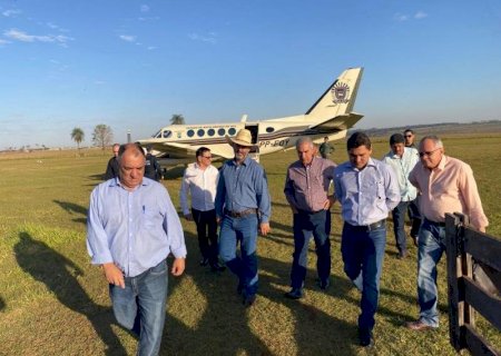 Prefeito Juliano Ferro recepciona governador Reinaldo Azambuja em Angélica
