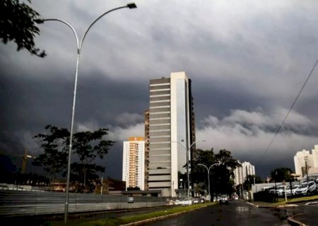 Alerta: 62 cidades de MS estão sob risco de vendaval e alagamentos