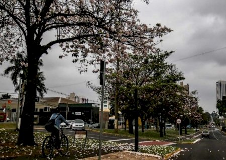 Chegada de frente fria deixa MS em alerta para tempestade  nesta quarta-feira