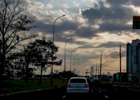 Frente fria chega a MS nesta terça-feira e traz chuva para aliviar calorão