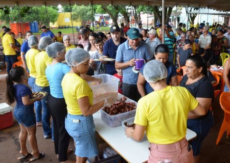 NOVO HORIZONTE DO SUL: Prefeito Guga junto com colaboradores realizam 2º Edição do Almoço do Bem para a população