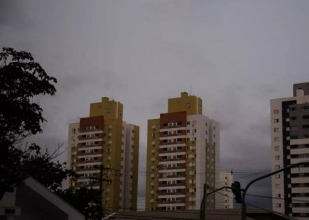 Segunda-feira segue com alerta de tempestades em MS