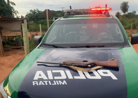 PMA de Batayporã prende suspeito de prática de caçadas ilegais e apreende arma de caça