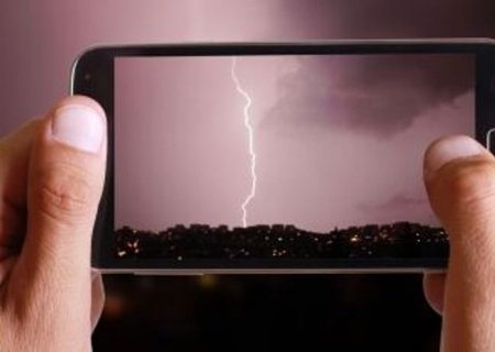 GLÓRIA DE DOURADOS: Homem é atingido por descarga elétrica de um raio quando usava o celular no 'viva voz'