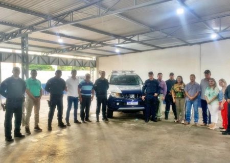 NOVO HORIZONTE DO SUL: Comandante do 8° BPM participa da entrega da reforma e melhorias do GPM e entrega da viatura nova