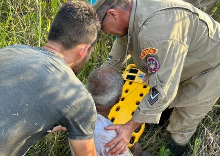 ANGÉLICA: Bombeiros resgatam idoso que estava desaparecido