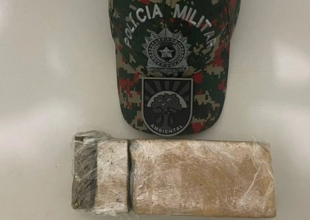 FÁTIMA DO SUL: PMA prende traficante de 22 anos em motocicleta transportando maconha presa ao corpo