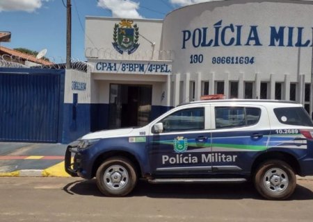 Ao negar dinheiro para comprar drogas, mulher é espancada e esfaqueada por convivente em Batayporã