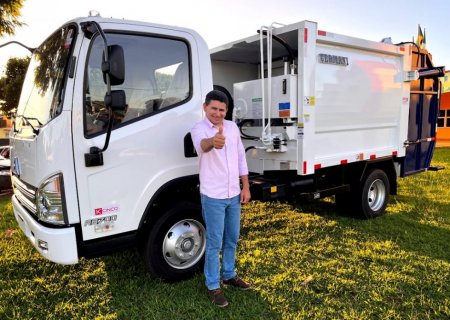 NOVO HORIZONTE DO SUL: Prefeitura adquire caminhão compactador de lixo
