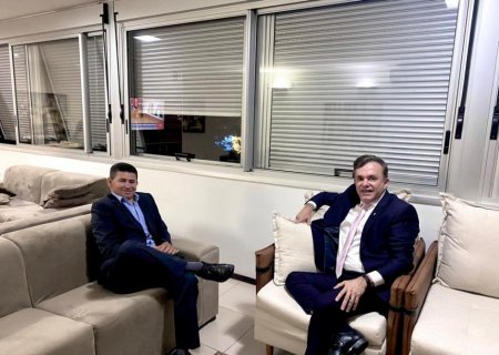 Prefeito Guga de Novo Horizonte do Sul cumprindo agenda em Brasília, esteve no gabinete do Deputado Federal Vander Loubet levando os pleitos do município