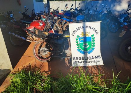 ANGÉLICA: PM apreende motocicleta e conduz três menores para a delegacia por direção perigosa