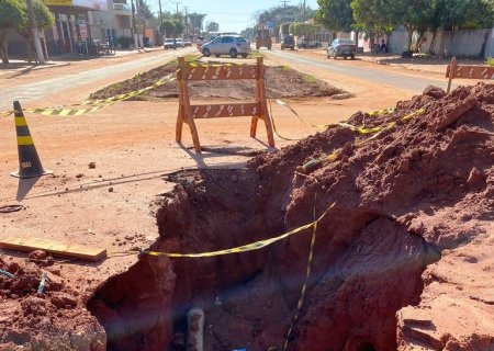 ANGÉLICA: Vereador Emílio reivindica solução para ‘buraco’ em Avenida