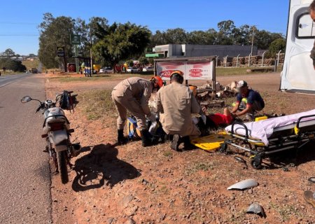 IVINHEMA: Jovem sofre ferimentos em colisão entre moto e carro