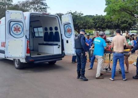 ANGÉLICA: Colisão entre carro e moto deixa idoso ferido