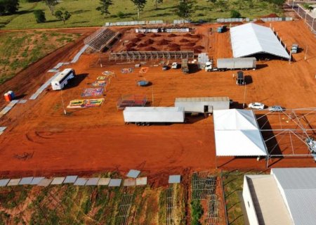 NOVO HORIZONTE DO SUL: Mega estrutura está sendo montada para segunda ExpoNHS que terá Teodoro & Sampaio e Michel Teló, confira a programação