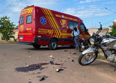 Motociclista tem fratura exposta após colisão de motos