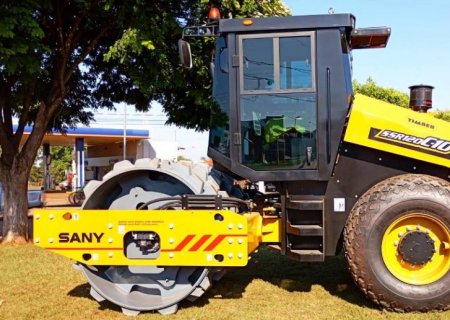 Novo Horizonte do Sul fortalece sua frota municipal com aquisição de Rolo Compactador