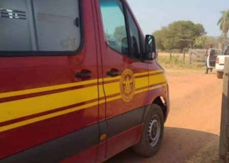 Homem sofre lesão no tórax após cair de carroceria de caminhonete em MS