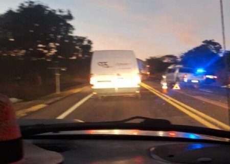 Família escapa praticamente ilesa de acidente após Hilux atropelar vacas na BR-163