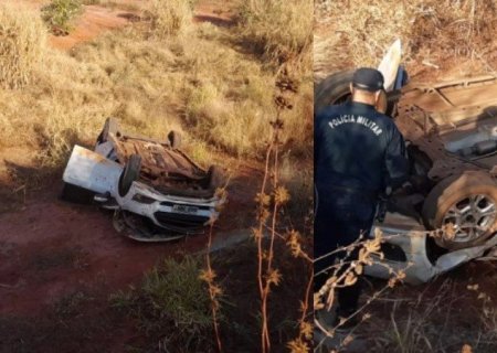 Motorista perde controle e capota carro na MS-316
