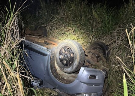 Motorista foge sem prestar socorro ao passageiro após capotar veículo entre Anaurilândia e Batayporã