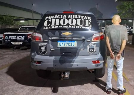 Ladrão rouba R$ 800 de farmácia, raspa cabeça para despistar, mas é preso em menos de 3h em MS