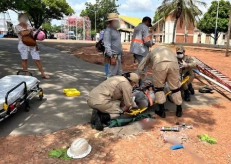 Trabalhador cai de 7 metros de altura enquanto realizava manutenção em poste no interior de MS