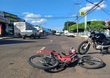Motociclista com sinais de embriaguez causa acidente com jovem em bicicleta elétrica em MS