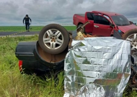 Colisão entre carro e caminhonete na MS-306 deixa um morto e casal em estado grave