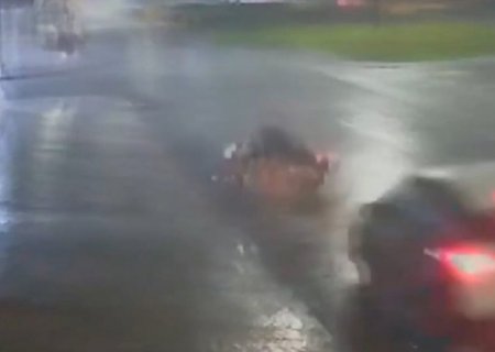 Motociclista quebra 3 costelas ao ser atropelado por carro na contramão em MS