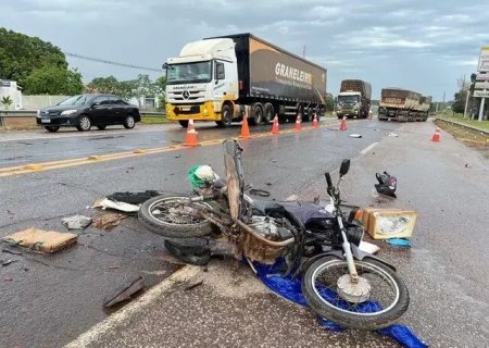 Entregador de salgados morre atropelado por carreta na BR-359 em MS