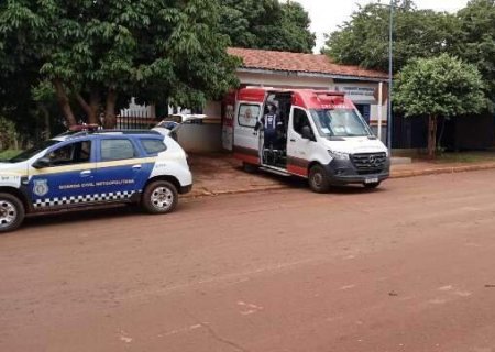 Rapaz fica bravo por almo&ccedil;o n&atilde;o estar pronto e joga &aacute;gua quente na esposa