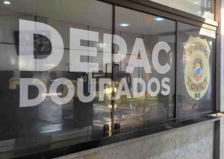 Mulher dá ‘show’ em órgão público, xinga policiais e vai presa em Dourados