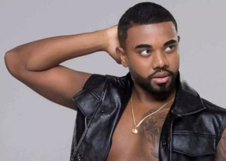 Ex-BBB Davi Brito mostra resultado de lipo HD: ‘Alguém quer lavar roupa?’
