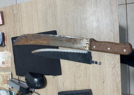 ANGÉLICA: Polícia Militar prende suspeito por perturbação e porte de arma branca em rodoviária