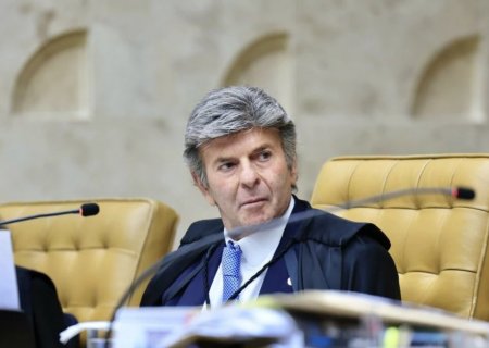 Luiz Fux vota contra medidas de Moraes impostas a Bolsonaro