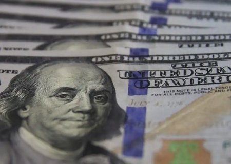 Dólar fecha estável a R$ 5,56 e bolsa avança 0,19% em dia de cautela